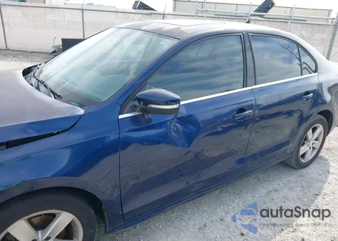 2011 Volkswagen Jetta 2.0L Tdi from USA, damaged, VIN 3VWLL7AJ8BM067673